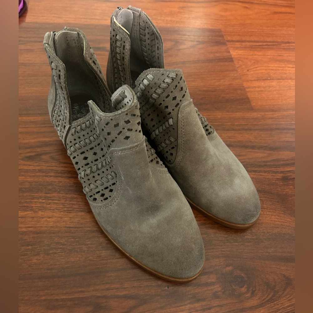 Vince camuto suede lace detail booties back size block heel size 6